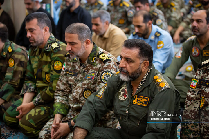 مراسم اربعین شهادت نیروهای پدافند مرکزی ارتش در اصفهان