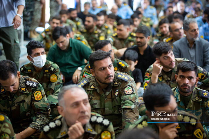 مراسم اربعین شهادت نیروهای پدافند مرکزی ارتش در اصفهان