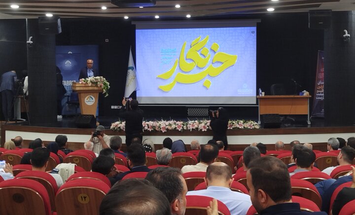 خبرنگاران اعتماد مردم را جلب کردند خبرنگاران اعتماد مردم را جلب کردند
