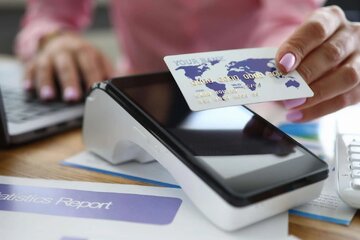 کدام دستگاه پوز برای مشاغل سیار بهتر است؟