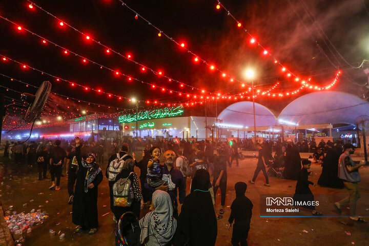 پیاده‌روی اربعین در مسیر نجف به کربلا