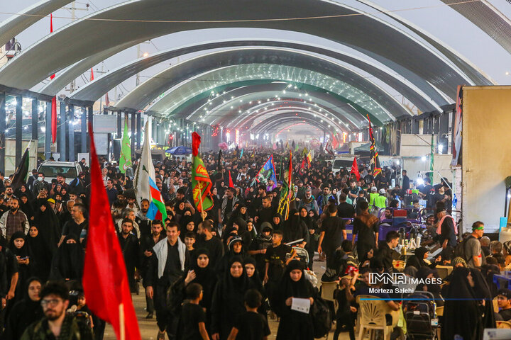 پیاده‌روی اربعین در مسیر نجف به کربلا