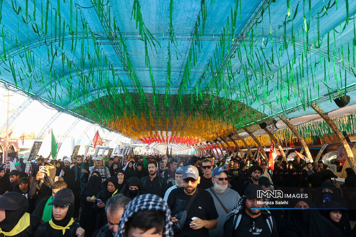 پیاده‌روی اربعین در مسیر نجف به کربلا