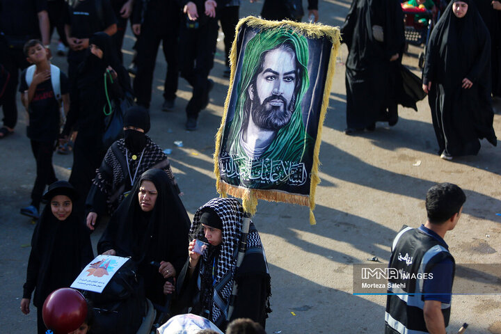 پیاده‌روی اربعین در مسیر نجف به کربلا