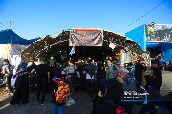 پیاده‌روی اربعین در مسیر نجف به کربلا