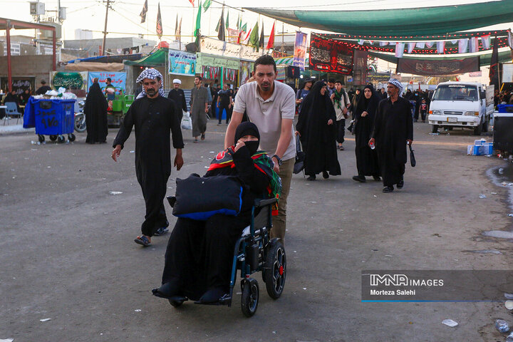 پیاده‌روی اربعین در مسیر نجف به کربلا