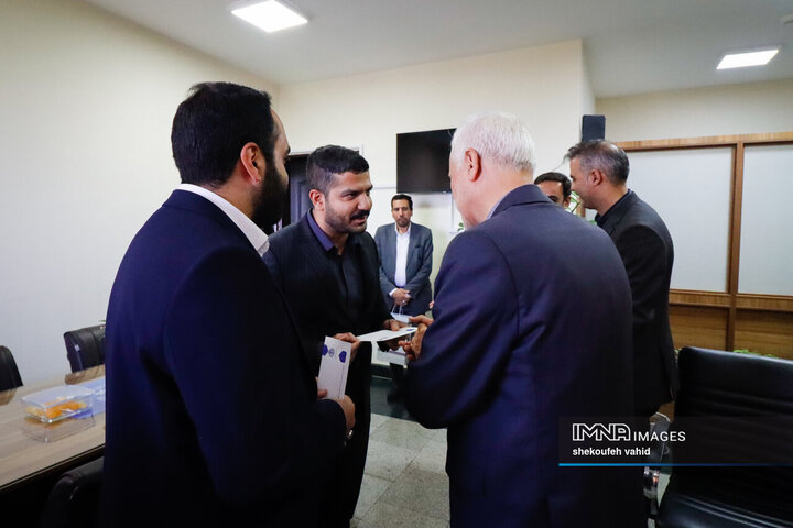 حضور شهردار اصفهان در خبرگزاری ایمنا به مناسبت روز خبرنگار