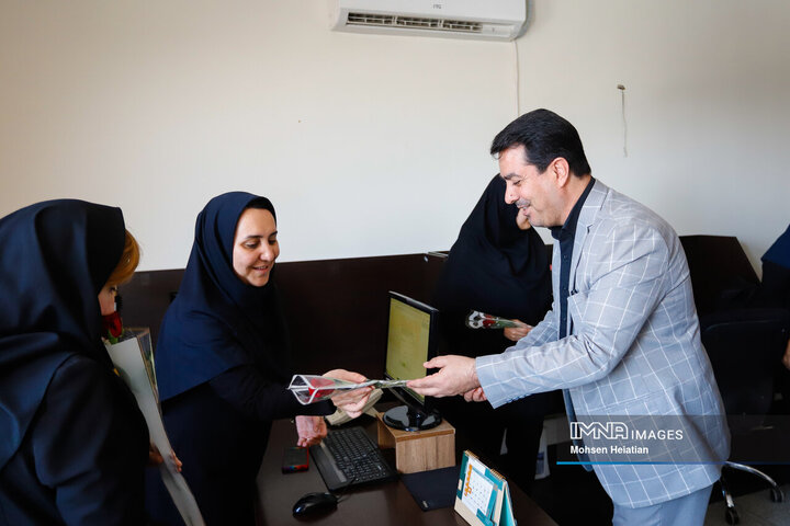 حضور معاون برنامه‌ریزی و توسعه منابع انسانی شهرداری اصفهان در خبرگزاری ایمنا