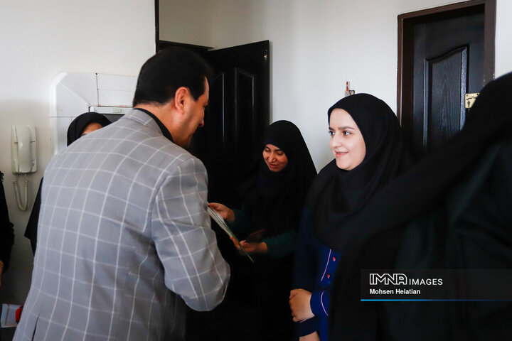 حضور معاون برنامه‌ریزی و توسعه منابع انسانی شهرداری اصفهان در خبرگزاری ایمنا