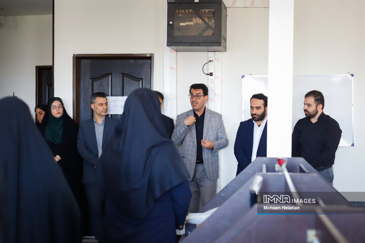 حضور معاون برنامه‌ریزی و توسعه منابع انسانی شهرداری اصفهان در خبرگزاری ایمنا