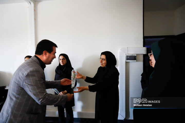 حضور معاون برنامه‌ریزی و توسعه منابع انسانی شهرداری اصفهان در خبرگزاری ایمنا