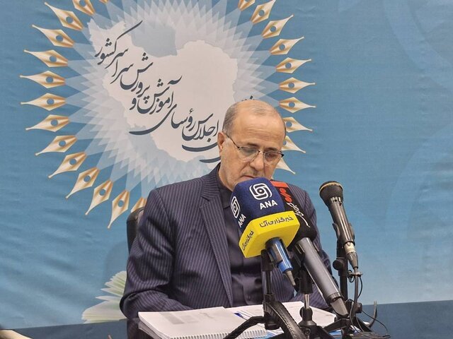 تبعیض‌ها را باید کاهش دهیم