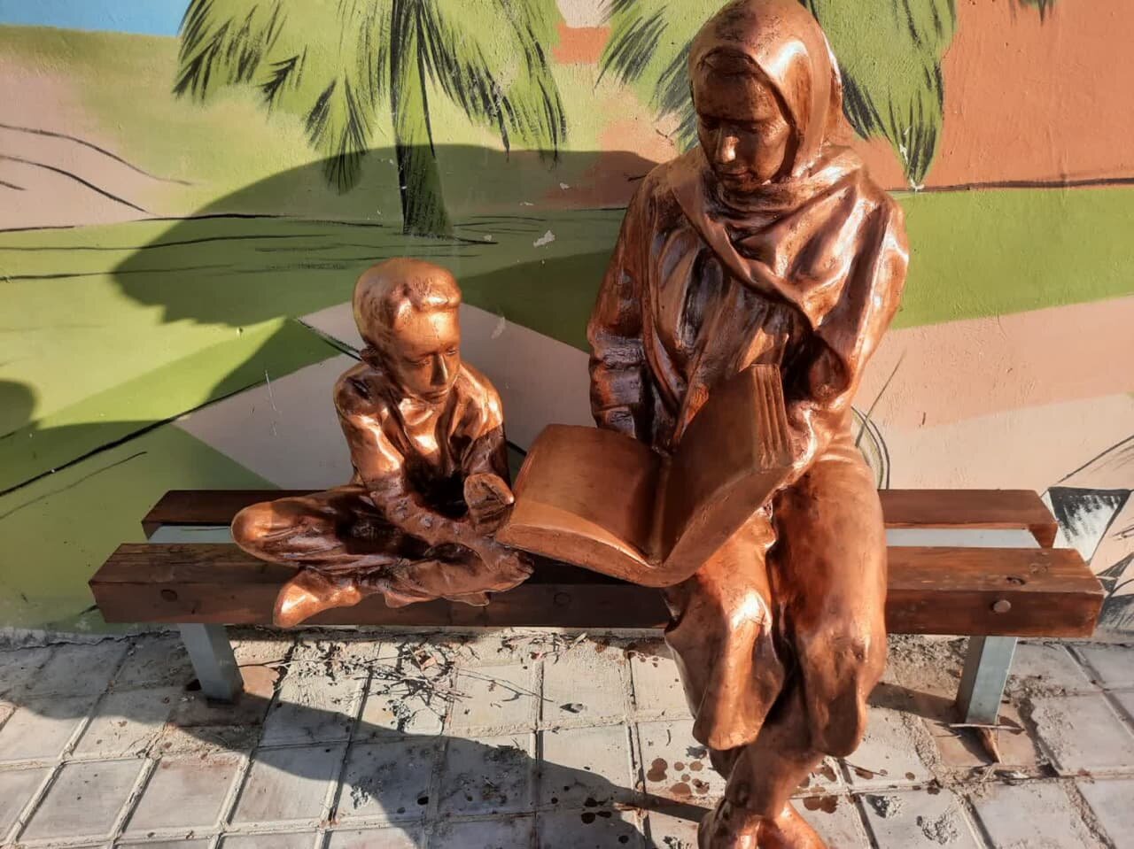 مرمت نمادها و مجسمههای منطقه ۹ اصفهان