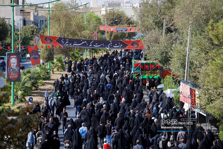 قدم قدم در طریق عاشقی