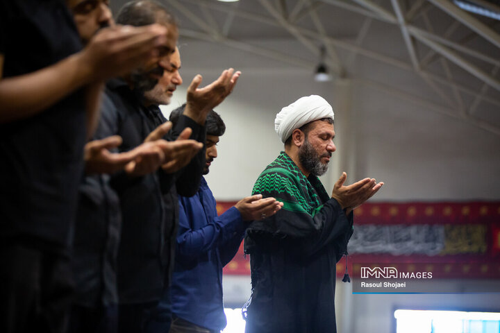 نماز ظهر اربعین در اصفهان