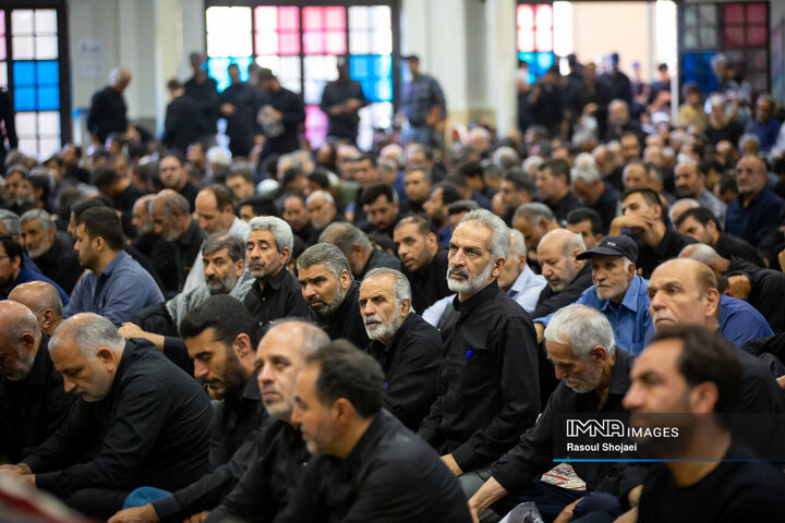 نماز ظهر اربعین در اصفهان