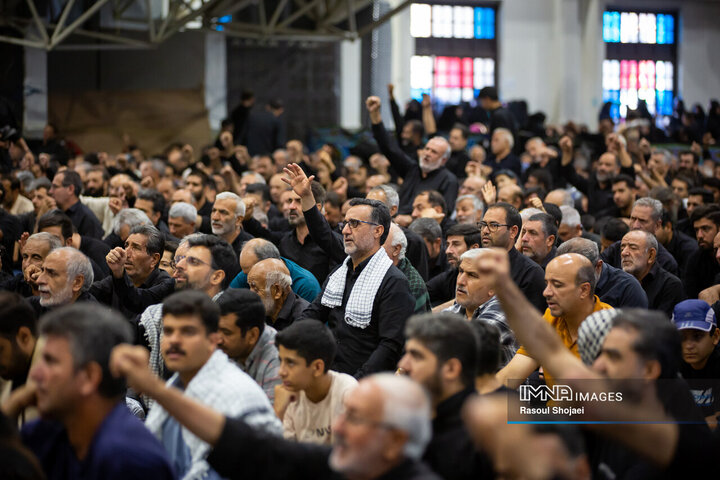 نماز ظهر اربعین در اصفهان