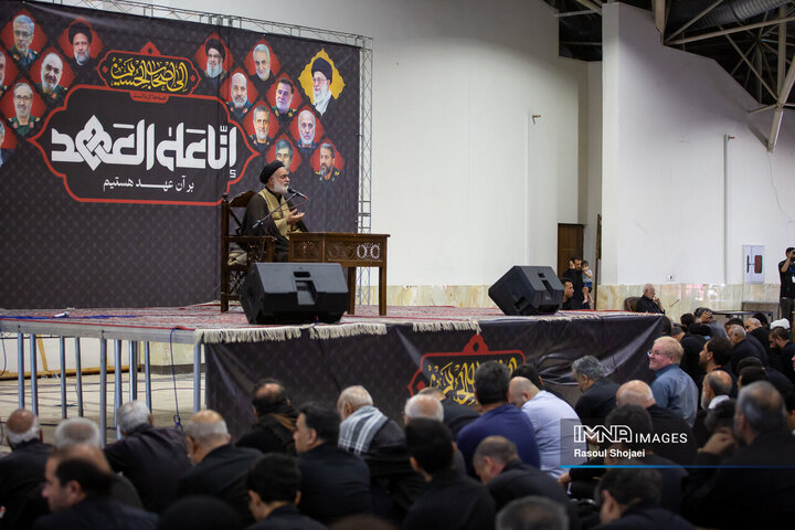 نماز ظهر اربعین در اصفهان