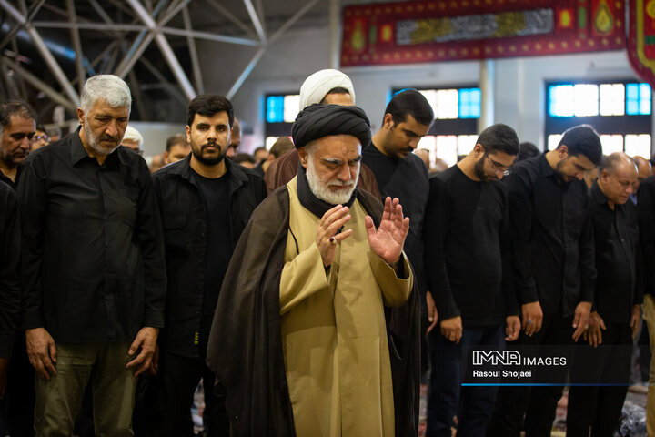 نماز ظهر اربعین در اصفهان