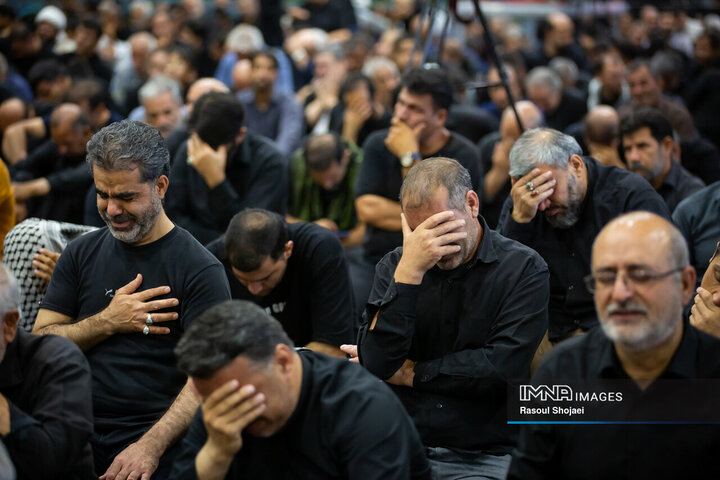 نماز ظهر اربعین در اصفهان