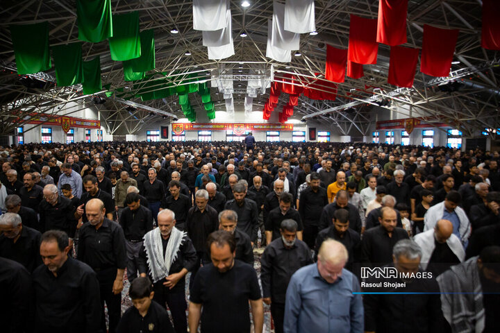 نماز ظهر اربعین در اصفهان