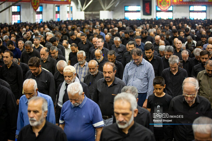 نماز ظهر اربعین در اصفهان