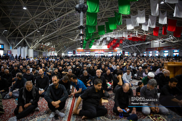 نماز ظهر اربعین در اصفهان