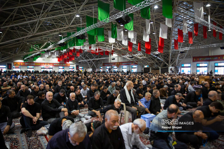 نماز ظهر اربعین در اصفهان