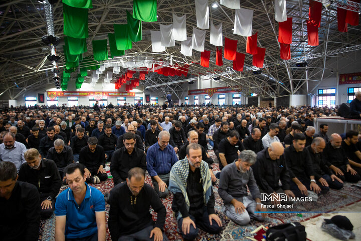 نماز ظهر اربعین در اصفهان