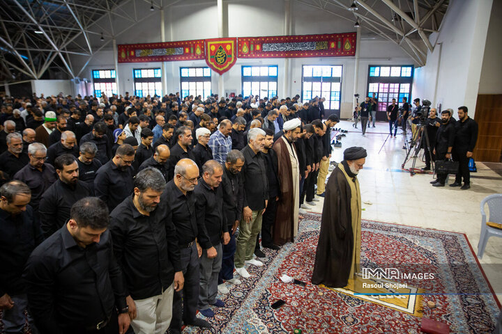 نماز ظهر اربعین در اصفهان