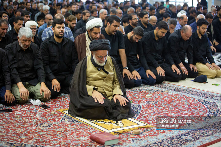 نماز ظهر اربعین در اصفهان