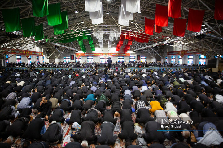 نماز ظهر اربعین در اصفهان