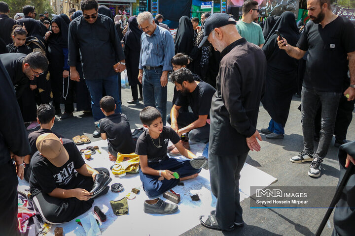 پیاده‌روی جاماندگان اربعین حسینی در مشهد مقدس