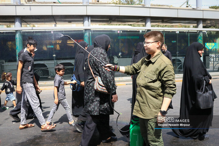 پیاده‌روی جاماندگان اربعین حسینی در مشهد مقدس