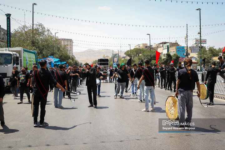 پیاده‌روی جاماندگان اربعین حسینی در مشهد مقدس