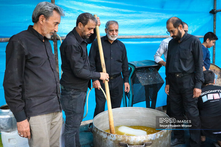 پیاده‌روی جاماندگان اربعین حسینی در مشهد مقدس