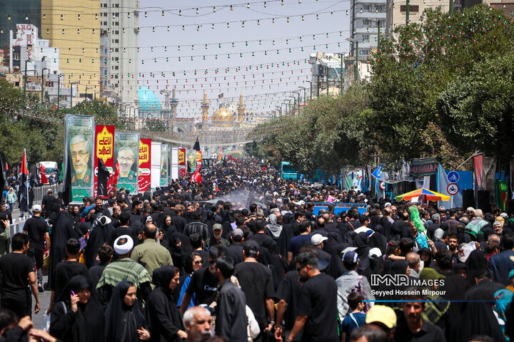 پیاده‌روی جاماندگان اربعین حسینی در مشهد مقدس