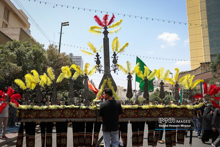 پیاده‌روی جاماندگان اربعین حسینی در مشهد مقدس