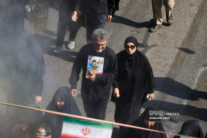 یاد شهدای جنگ 12 روزه با جاماندگان اربعین حسینی