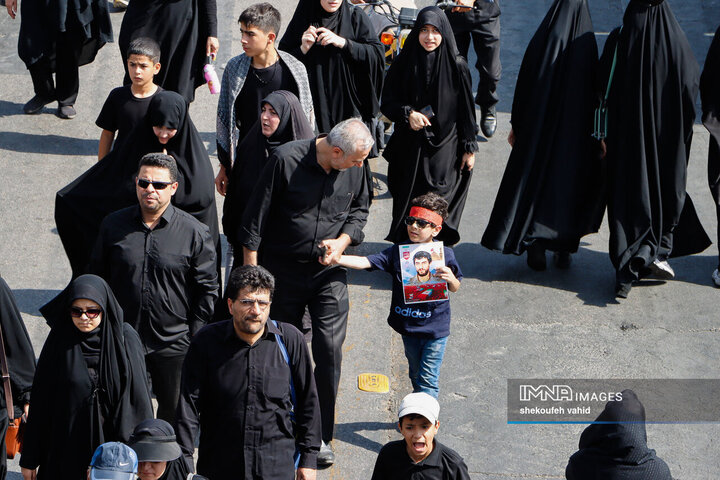 یاد شهدای جنگ 12 روزه با جاماندگان اربعین حسینی