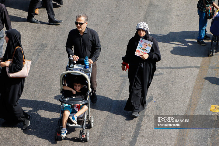 یاد شهدای جنگ 12 روزه با جاماندگان اربعین حسینی