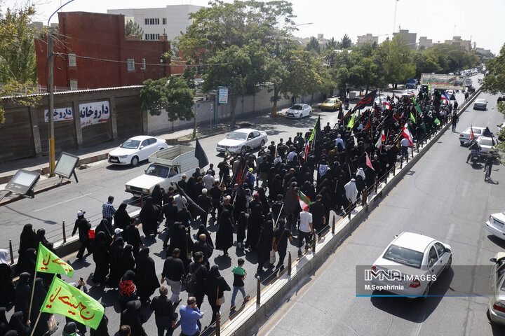 پیاده‌روی جاماندگان اربعین حسینی در تبریز