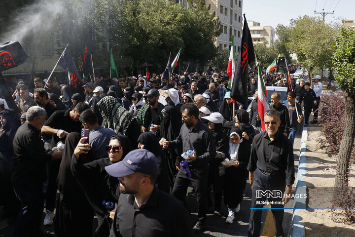 پیاده‌روی جاماندگان اربعین حسینی در تبریز