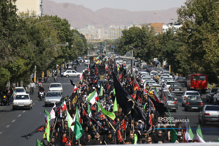 پیاده‌روی جاماندگان اربعین حسینی در تبریز