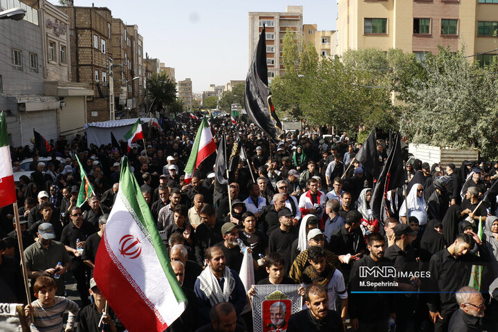 حضور زائران حسینی در بین‌الحرمین پس از راهپیمایی اربعین