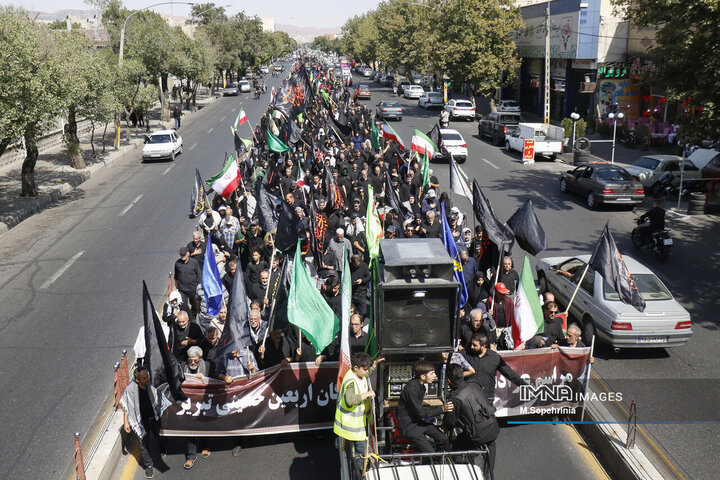 پیاده‌روی جاماندگان اربعین حسینی در تبریز