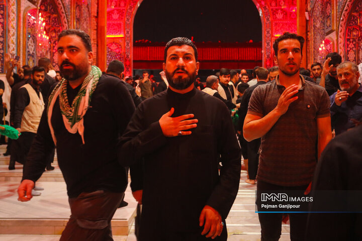 حرم امام حسین(ع) در شب اربعین