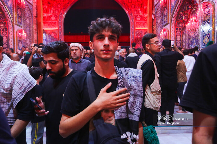 حرم امام حسین(ع) در شب اربعین