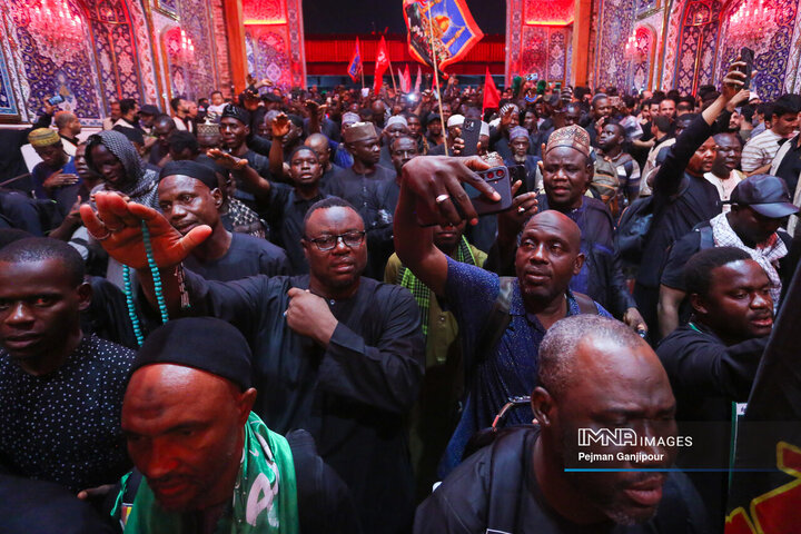 حرم امام حسین(ع) در شب اربعین