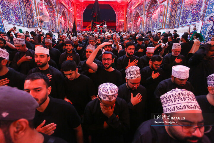 حرم امام حسین(ع) در شب اربعین